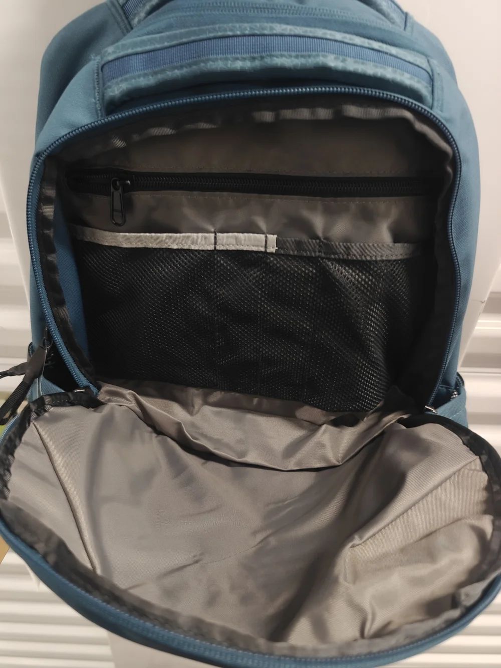 NEW The North Face Vault Backpack Deep Teal Space Black